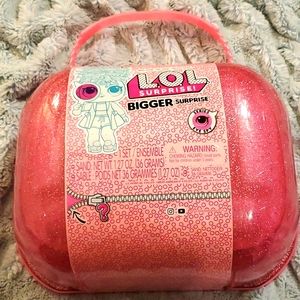 NWT L.O.L Bigger surprise